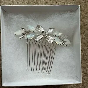 NWOT Hair Comb Silver Formal/Wedding Bridal Hair Comb Rhinestones 5H By 6  main image 3